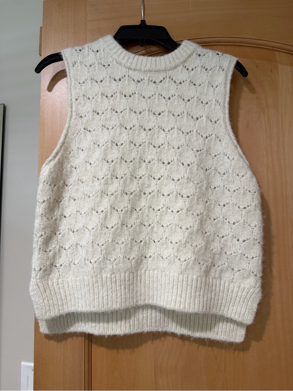 Universal Thread Cream Knit Eyelet Sleeveless Sweater Tank